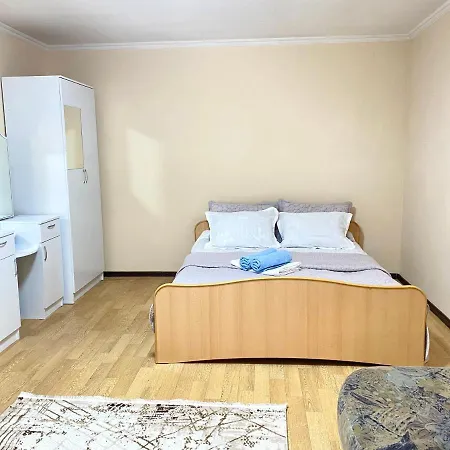 Town House, Метро Райымбек Apartment Almaty Exterior photo